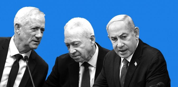<p>Netanyahu hükümeti, ülke tarihinin en sağcı hükümeti olarak görülüyor. İsrail’in aşırı sağcı bakanları ve Netanyahu hükümetinin üst düzey isimleriyse esirlerin İsrail'in birinci önceliği olmaması gerektiğini, Hamas'ı yok etmenin daha önemli olduğunu savunuyor. Netanyahu destekçileri ve esir yakınları arasında arbede yaşanıyor. Esir yakınlarının fiziksel şiddete uğradığı kaydediliyor. Netanyahu bu iki grubun kıskacında kalmış gibi gözüküyor.</p>