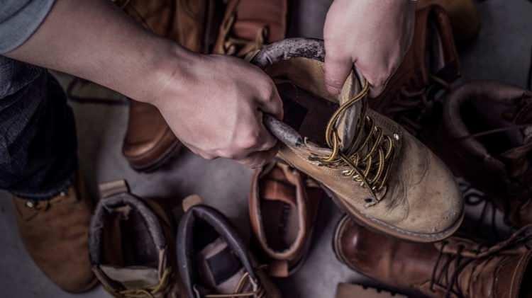 <p>6- Ayakkabı yapımcısı/ayakkabı imalat&ccedil;ısı</p>
