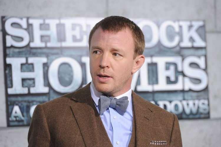 <p>Guy Ritchie, İngiliz bir film yapımcısından &ccedil;ok daha fazlası. Kendisi aynı zamanda kraliyet soyundan gelmektedir.</p>

<p>&nbsp;</p>
