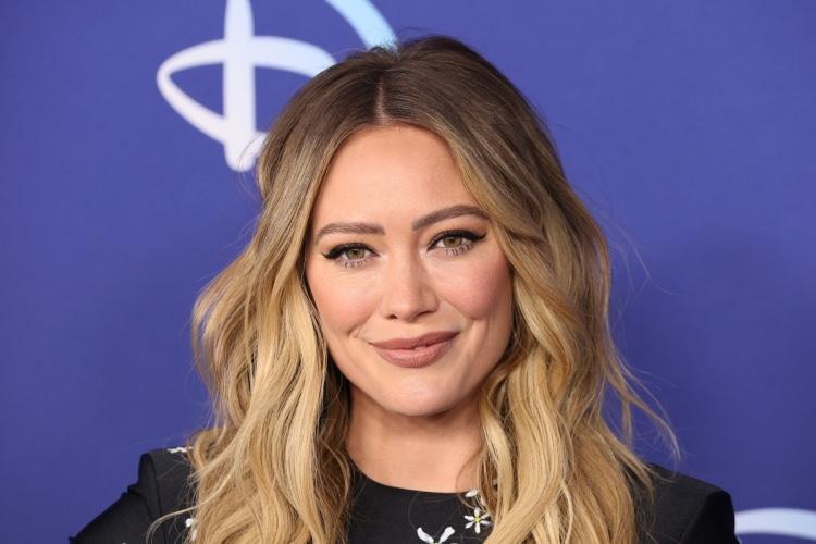 <p>Tanınmış bir aktris, şarkıcı ve son zamanlarda iş kadını olan Hilary Duff, findmypast.com'a g&ouml;re Krali&ccedil;e II. Elizabeth'in uzak bir akrabası.</p>

