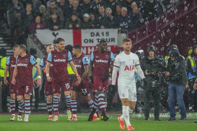 <p>10- West Ham United * 13,880,365</p>
