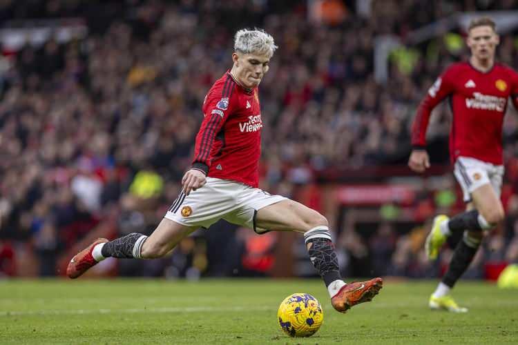 <p>3- Manchester United * 34,054,001</p>