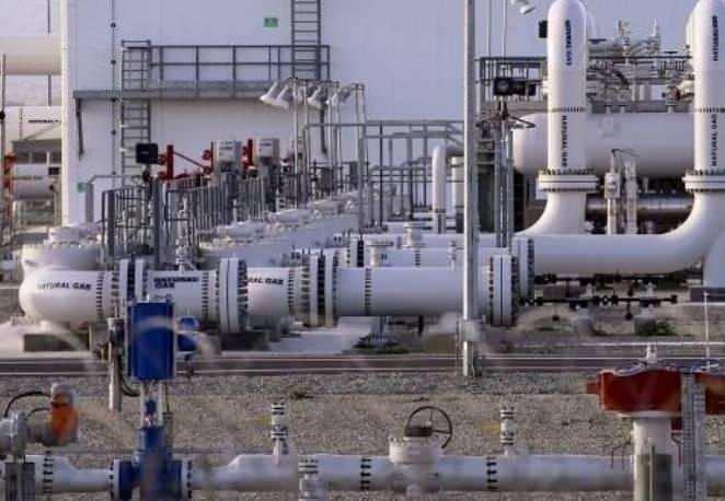 <p>TPAO’nun önceliği Karadeniz gazına ve Gabar petrolüne vermesi nedeniyle kaya gazı çalışmalarının yavaşladığı ancak gelecek dönemde gazı faaliyetlerinin de hızlanacağı vurgulandı.</p>

<p> </p>

<p>Kaya gazının bulunması ve işletmeye alınmasının diğer hidrokarbonlara göre daha maliyetli olduğu belirtiliyor.</p>
