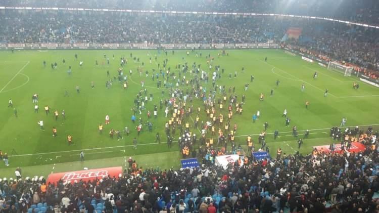 <p>TRABZON'DAKİ OLAYLAR<br />
<br />
Süper Lig'de mart ayına Trabzonspor ile Fenerbahçe arasında 17 Mart'ta oynanan maçın ardından yaşanan olaylar damga vurdu.</p>