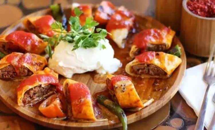 <p>Beyti kebabı</p>
<p>İstanbul</p>