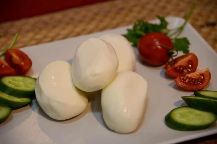 <p>Hatay peyniri</p>
<p>Hatay</p>