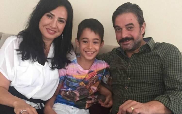 <p>En azından evladının temel ihtiya&ccedil;larını gidermek adına iyi niyet g&ouml;stermesi gerekirken kendisi konuyla ilgili olumsuz tavrını s&uuml;rd&uuml;rmekte ısrar ediyor" dedi.</p>
