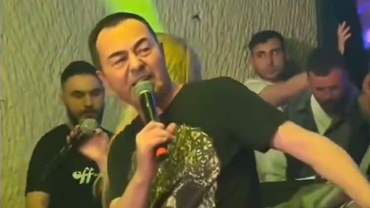 <p><span style="color:#000000"><strong>Konser maratonuna aralıksız devam eden ünlü sanatçı, önceki gün Nevşehir'in Ürgüp ilçesine bağlı Ortahisar kasabasında ki kayadan oyma özel bir mekanda sahne aldı. Ortaç'ın konserinden sosyal medyaya taşınan görüntüleri ise hayranlarını üzdü.</strong></span></p>