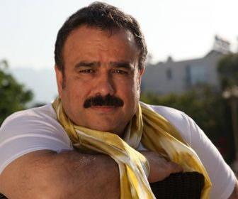 <p>Bülent Serttaş hangi sektöre yatırım yaptığını açıkladı </p>
<p>Siyah giyinen biri varsa muhakkak bir yerlerini kapatmak içindir. Bugün ben yaptım. Ramazan'da kilo veririm diyordum menisküs oldum. Yazın 24 kilo vermiştim 14'ünü geri aldım.</p>