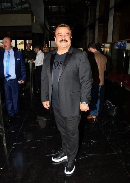 <p>Serttaş, "Bazı isimler mide ameliyatı oluyor. Siz düşünüyor musunuz?" sorusuna, "Çok sevdiğim bir abim var.</p>
<p> </p>