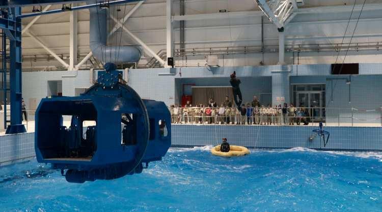 <p>Öğrenci Poyraz Gökten ise helikopter ve uçak kullanmanın hayalini kurduğunu aktararak, bugün burada olduğu için mutlu olduğunu kaydetti.</p>
<p> </p>