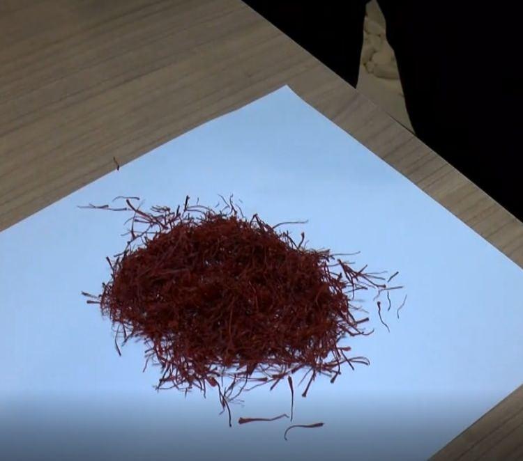 <p>Toprağı kurudukça sulayın ve yabani otları temizleyin.</p>
<p> </p>
<p>Evde safran yetiştirirken verim daha düşük olacaktır, ancak yine de keyifli bir deneyim olabilir.</p>