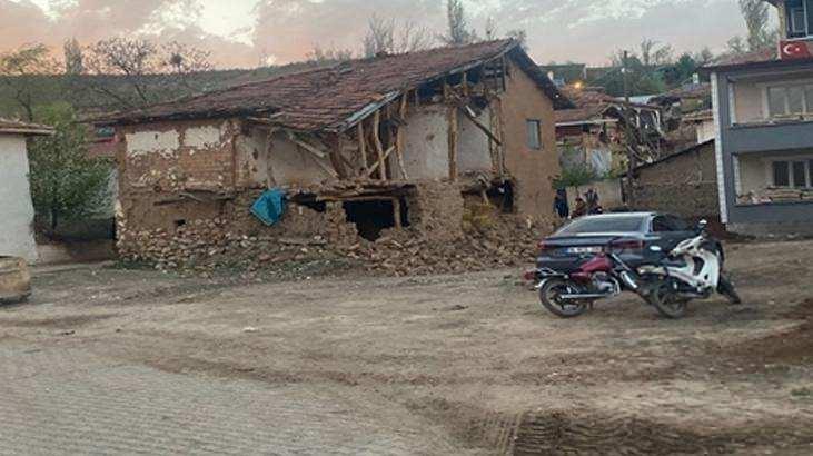 <p>18 Nisan tarihinde merkez üssü Tokat'ın Sulusaray ilçesinde 5.6 büyüklüğünde deprem kaydedildi. Deprem yerin 5,9 kilometre derinliğinde meydana gelirken, sarsıntı, çevre illerde de hissedildi. </p>
