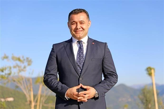 <p><em><strong>Adem Murat Yücel</strong></em></p>