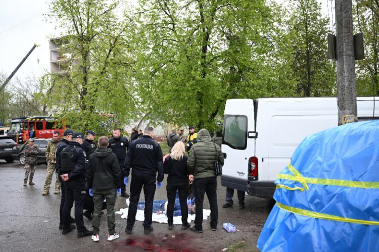 <p>BBC verileri, Ukrayna'nın doğusunda Rus işgali altındaki Donetsk ve Luhansk'taki milis gruplar arasındaki ölümleri kapsamıyor.</p>