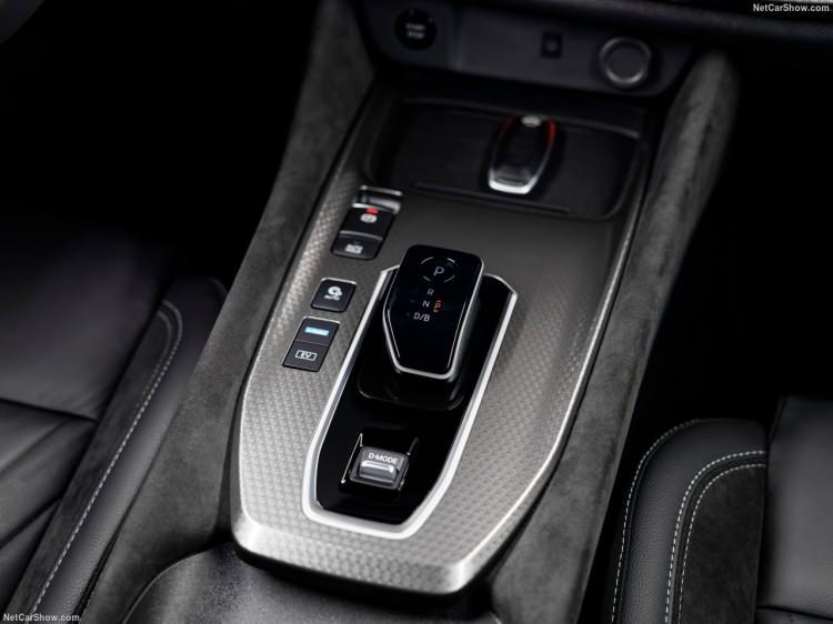 <p>Nissan, Qashqai'nin motor seçeneklerini ise değiştirmedi.</p>