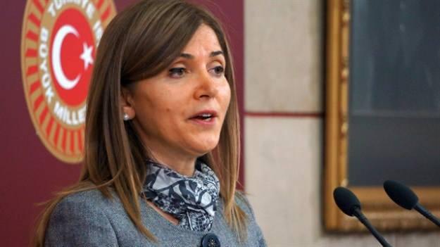 <p>Parti İçi Eğitim, Siyaset ve Liderlik Okulundan Sorumlu Genel Başkan Yardımcısı Zuhal Topçu</p>