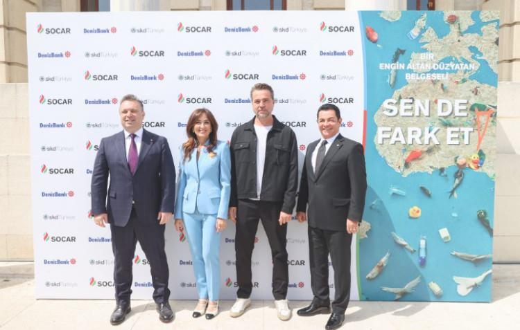 <p>Belgeselin aralık ayında Dubai'de gerçekleşen iklim değişikliği zirvesi COP28’deki lansmanının ardından İstanbul’daki ilk gösterimi Feriye Sineması’nda düzenlenen davette yapıldı.</p>