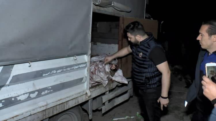 <p>Polis ekipleri; gecekonduda yaptığı aramada kimseye rastlayamazken, olay sonrası kaçan kişi ya da kişileri yakalamak için çevrede geniş çaplı çalışma başlattı.</p>