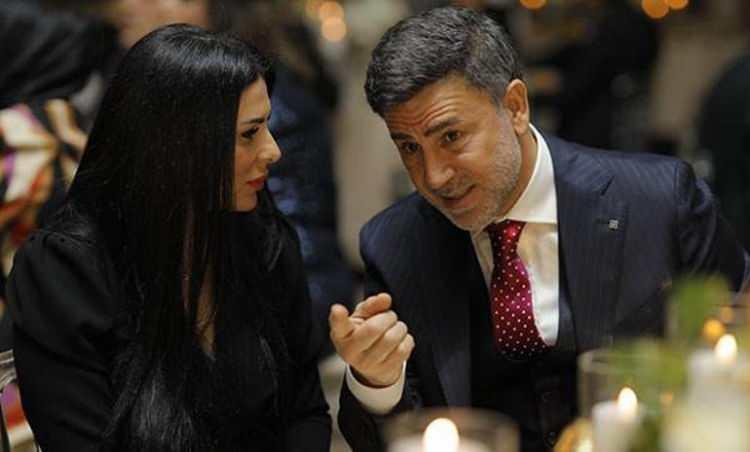 <p><span style="color:#800000"><em><strong>İŞTE İZZET YILDIZHAN'IN EŞİ;</strong></em></span></p>
