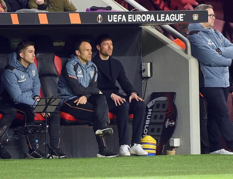 <p>Xabi Alonso, 114 kez giydiği İspanya Milli Takımı formasıyla ise 2010'da Dünya Kupası, 2008 ve 2012'de Avrupa şampiyonluğuna uzandı.</p>