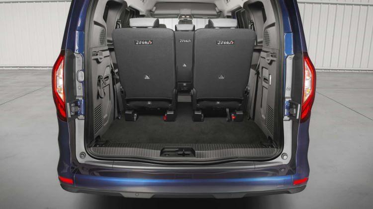 <p>Bu stratejimize paralel olarak, OYAK vizyonu ve desteği ile Türkiye’de başlattığımız elektrifikasyon devrimiyle Yeni Renault Kangoo E-Tech %100 Elektrikli ve Yeni Renault Kangoo Van 18 Nisan tarihinde bizlerle buluşuyor.</p>