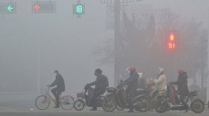 <p>Yeni bir rapora göre, geçen yıl dünyanın en kötü hava kirliliğine sahip 100 kentinden biri hariç hepsi Asya'daydı ve iklim krizi, dünya çapında milyarlarca insanın sağlığını riske atan kötü hava kalitesinde önemli bir rol oynadı.</p>
