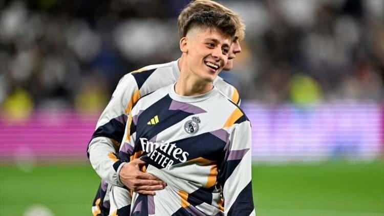 <p>Bu sezon Real Madrid'de 7 kez forma giyen Arda Güler, sadece 1 kez ilk 11'de şans buldu.</p>
