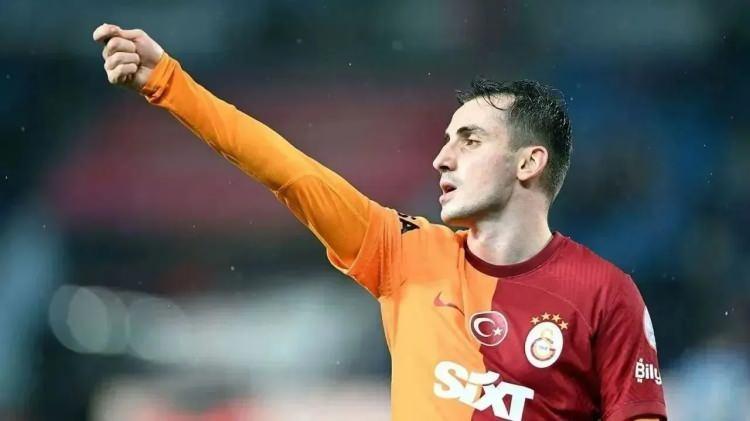 <p>Kerem Aktürkoğlu - Galatasaray</p>

<p>31 maç - 11 gol</p>
