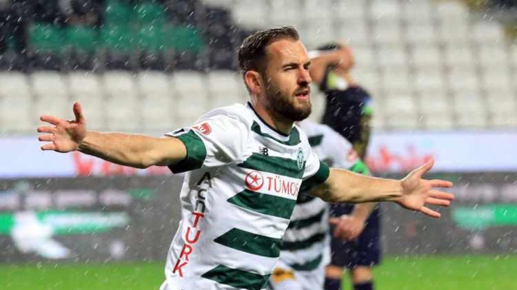 <p>Sokol Cikalleshi - Konyaspor</p>

<p>27 maç - 11 gol</p>
