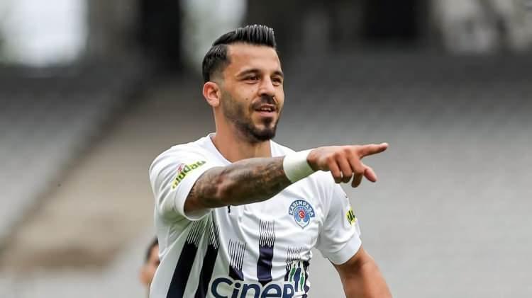 <p>Aytaç Kara - Kasımpaşa</p>
<p>31 maç - 13 gol</p>