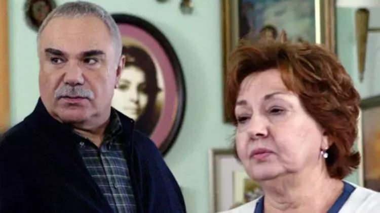 <p>Dizinin dominant karakterlerinden Yaprak Dökümü'nün Hayriye'si olarak bilinen usta oyuncu şimdilerde 78 yaşında...</p>
<p> </p>