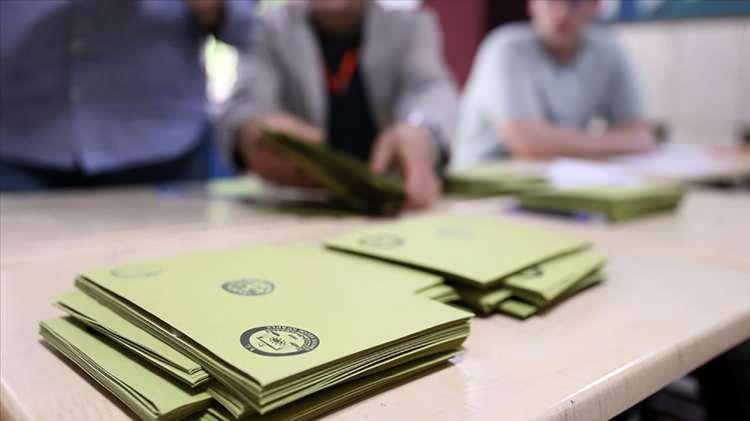 <p>Kurul, DEM Parti'nin Şırnak ve Kars için yaptığı seçimlerin yenilenmesi talebini de kabul etmedi.</p>
