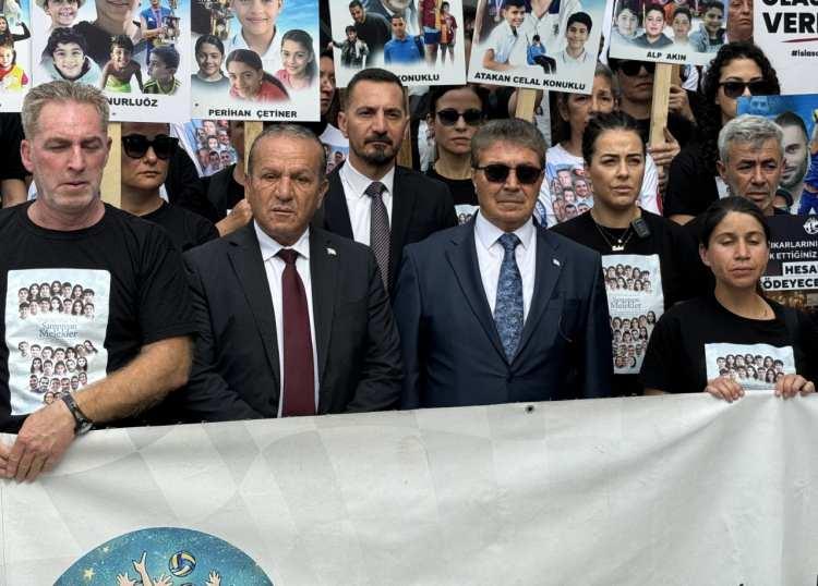 <p>KKTC Başbakanı Ünal Üstel, 6 Şubat 2023'te Adıyaman'da yıkılan İsias Oteli'nde hayatını kaybedenlere ilişkin mahkeme sürecini takip ettiklerini belirterek, "Türkiye Cumhuriyeti'nin adaletine güveniyoruz." dedi.</p>
