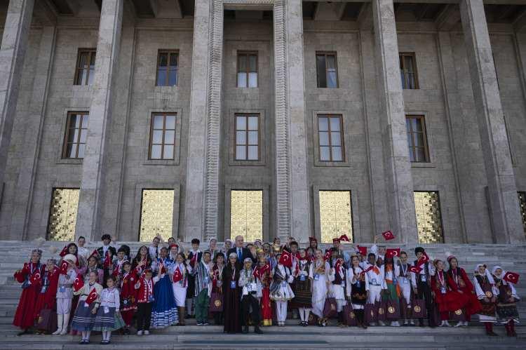 <p>TBMM Başkanı Numan Kurtulmuş'a da teşekkür eden Abuzeineh, "Sesimizin duyulması ve Filistinli çocukların durumu konusunda farkındalık yaratılması için her türlü çabayı gösterdiğiniz için Filistinli çocuklar adına sizlere kalbimden teşekkürlerimi sunuyorum. Kararlı duruşununuz için teşekkür ederiz." diye konuştu.</p>

<p> </p>
