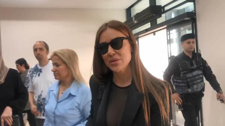 <p>Taraf avukatları salonda hazır bulundu.Kimlik tespitinde Engin Polat, mesleğinin sorulması &uuml;zerine &lsquo;Serbest meslek&rsquo; şeklinde cevap verdi. Mahkeme hakiminin nasıl bir serbest meslek demesi &uuml;zerine Polat, &lsquo;Kozmetik şirketlerim var&rsquo; yanıtını verdi. Aylık gelirinin sorulması &uuml;zerine ise Engin Polat aylık 200 bin lira geliri olduğunu s&ouml;yledi.</p>
