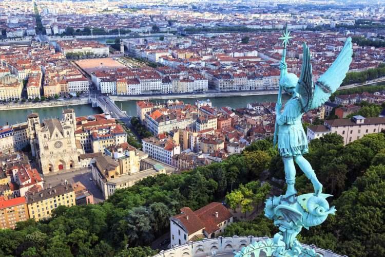 <p>LYON (69)</p>
