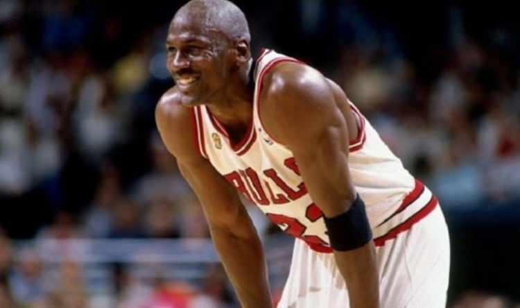 <p><span style="color:#B22222"><strong>MICHAEL JORDAN KİMDİR?</strong></span></p>
