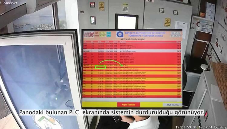 <p>Kısa süre sonra yaşanan kazanın ardından Yellice'nin odadan çıkıp koşarak uzaklaştığı görüntülerde yer aldı. </p>