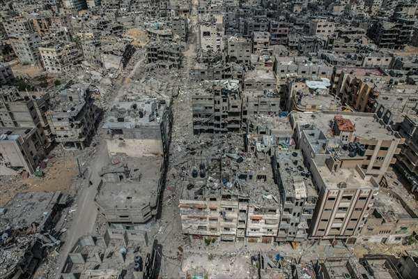 <p>Neredeyse sağlam binanın kalmadığı kente dönen Filistinliler, enkaz halindeki evlerle karşılaştı.</p>
