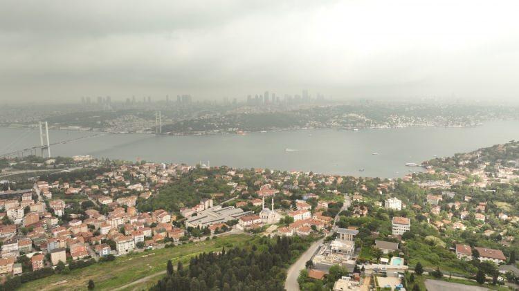 <p>Buna g&ouml;re;&nbsp;İ&ccedil; Anadolu ile Batı ve Orta Karadeniz'in i&ccedil; kesimlerinde yer yer toz taşınımı beklendiğinden, g&ouml;r&uuml;ş mesafesinde d&uuml;şme, hava kalitesinde azalma ve ulaşımda aksamalar gibi olumsuzluklara karşı dikkatli ve tedbirli olunması gerektiğinin altı &ccedil;izildi.</p>
