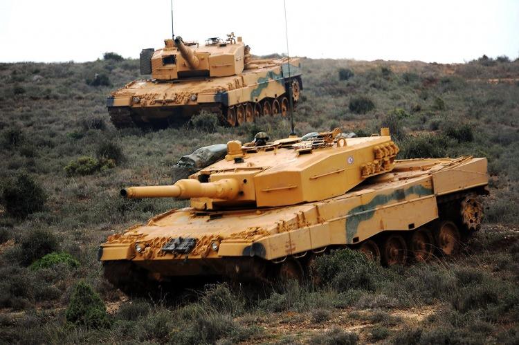 <p>SIPRI raporuna göre Türkiye, 2023'te Gayri Safi Yurt İçi Hasıla'sının (GSYİH) yüzde 1,5'ini askeri harcamalara ayırdı, Türkiye'nin harcamalarının küresel harcamalardaki payı ise yüzde 0,6 oldu.</p>