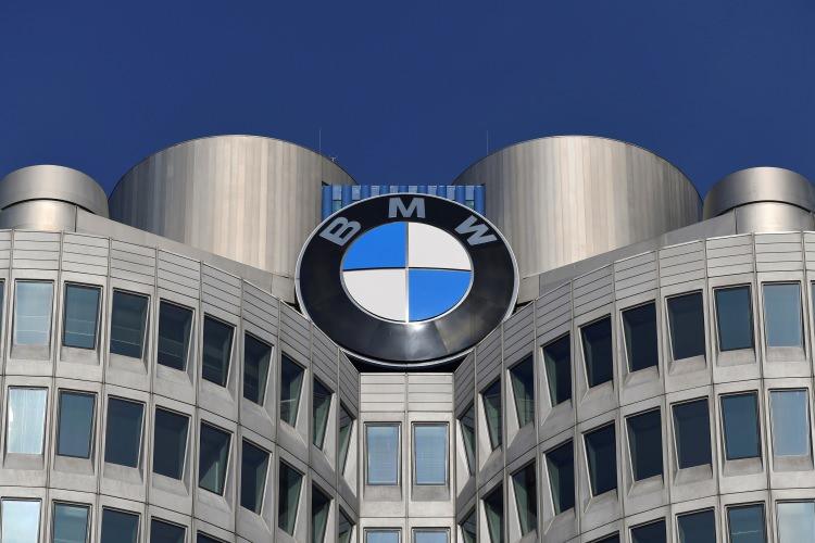 <p><strong><span style="color:#B22222">9) BMW </span> | 10 BIN 584</strong></p>
