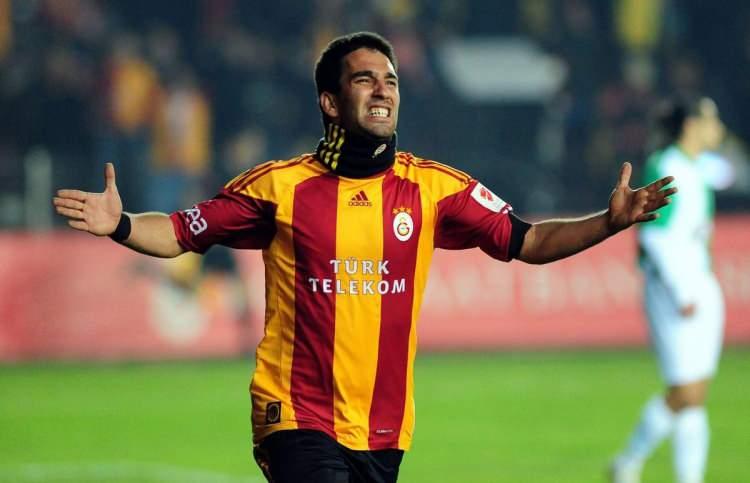 <p>Sarı-kırmızılı takımda bu anlamda rekore 2011'de13 milyon euro ile Atletico Madrid'e transfer olan Arda Turan elinde bulunduuryor.</p>