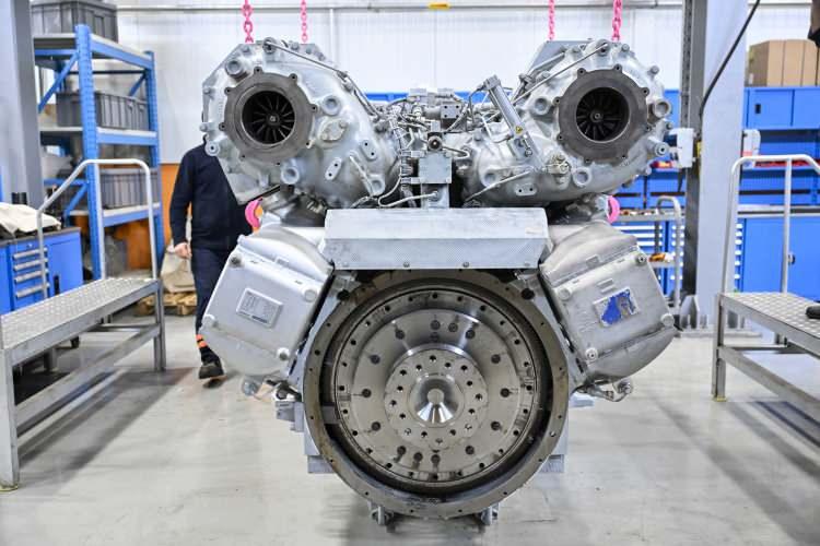 <p>Anadolu G&ouml;rev Grubu'nda, TCG Anadolu, TCG Salihreis, TCG B&uuml;y&uuml;kada, 2 AH-1W taarruz helikopteri, 2 SH-70 genel maksat helikopteri, 1 b&ouml;l&uuml;k &ccedil;ıkarma timi, 4 mekanize &ccedil;ıkarma aracı, 8 zırhlı amfibi h&uuml;cum aracı, &ccedil;eşitli zırhlı ara&ccedil;lardan oluşan amfibi unsurlar ve 150 personel ile Kara Kuvvetleri Komutanlığı'na bağlı 3 adet AS-532 Cougar genel maksat helikopteri yer alacak.</p>

<p>&nbsp;</p>
