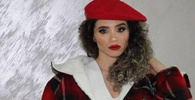 <p>Şarkıcı Deniz Toprak'ın kız kardeşi ve sosyal medya fenomeni Nilay Toprak, magazin gündemine hapis cezasıyla bomba gibi düştü.</p>

<p> </p>
