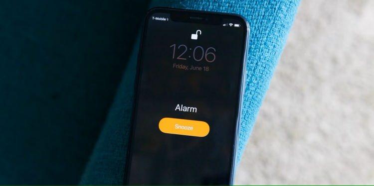 <p>Ancak son günlerde çok sayıda iPhone kullanıcısı alarmlarının çalmadığını ve bunun da işe ve okula geç kalmalarına neden olduğunu bildirdi.</p>
