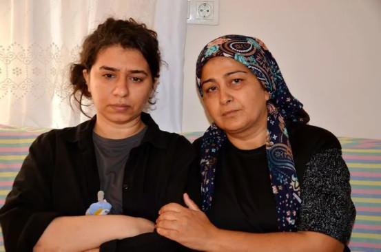 <p>'HASTANE YÖNETİMİ SÖYLEDİ'</p>
<p> </p>
<p>Oğlunun organlarını bağışlama konusunda daha önce aldıkları bir karar olmadığını anlatan Hüsniye Ötgüne, "Hastane yönetimi söyledi. Biz de uygun gördük. Ben de organ bağışı yapmıştım yıllar önce. Herkesin organ bağışlamasını istiyorum. İnsanlar birbirine umut olsun. Umut'umuz gitti, 10 Umut umarım Umut'la yaşar. Umut'umuzu çok seviyorduk, Allah daha çok sevdi" diye konuştu.</p>