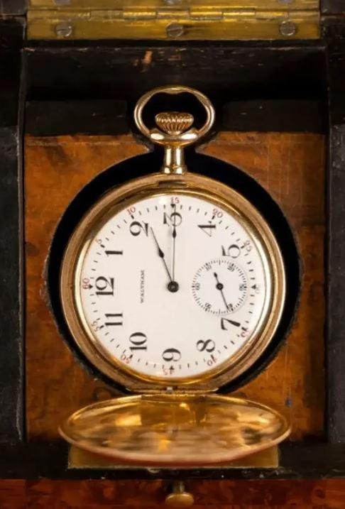 <p><strong>'Titanik'in en zengin adamı' olarak bilinen bir iş insanı Jacob Astor'ın saati şimdiye kadar satılanlar arasında rekor bir fiyatta yer aldı.</strong></p>
