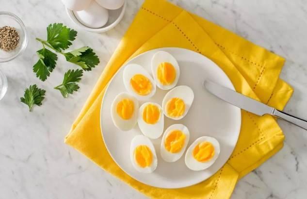 <p><span style="color:#8B4513"><strong>JAPON ÇOCUKLAR KAHVALTIDA 6 YUMURTA MI YİYOR?</strong></span></p>
<p>Özellikle Facebook ve Linkedin adlı platformlarda sıklıkla Japon çocukların kahvaltıda 6 yumurta yediği iddia edildi.</p>